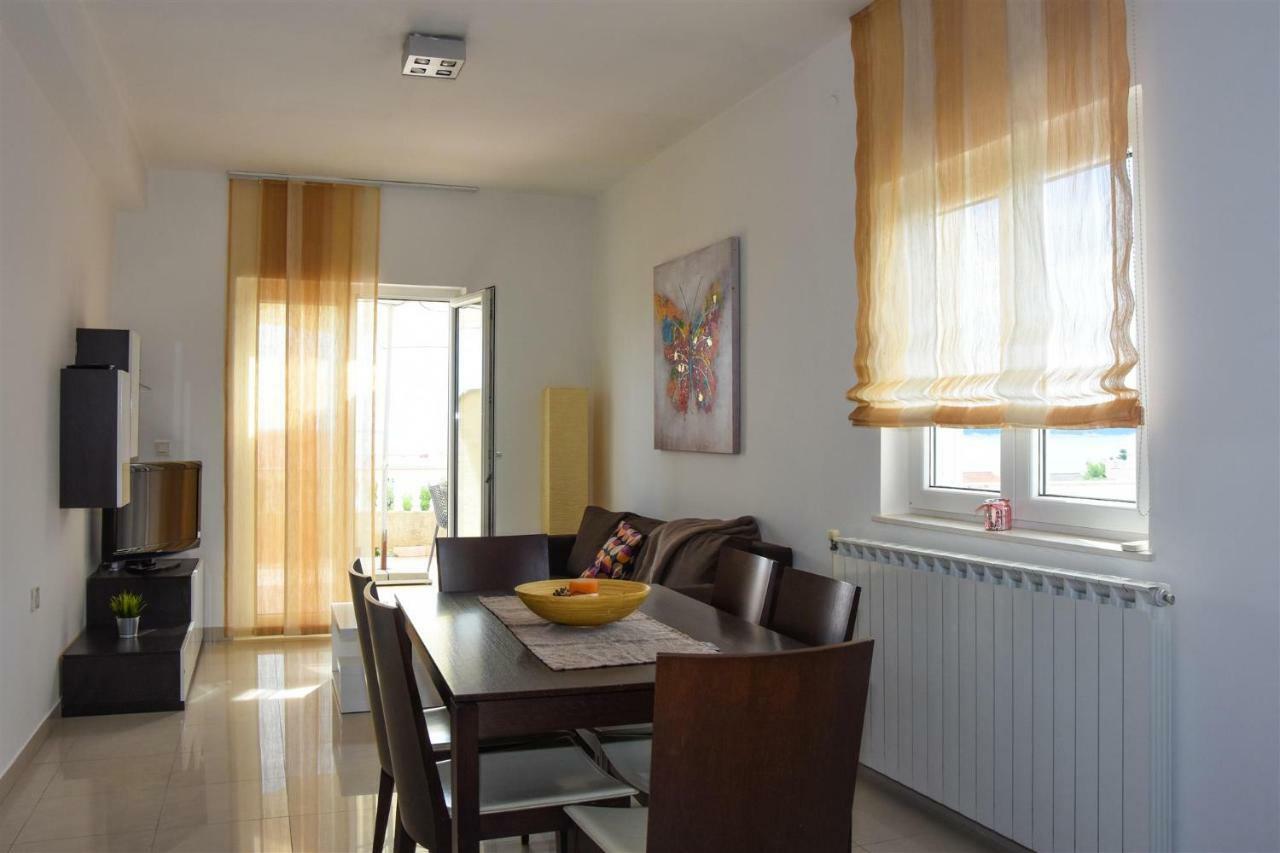 Crnika Apartment Мандре Екстериор снимка